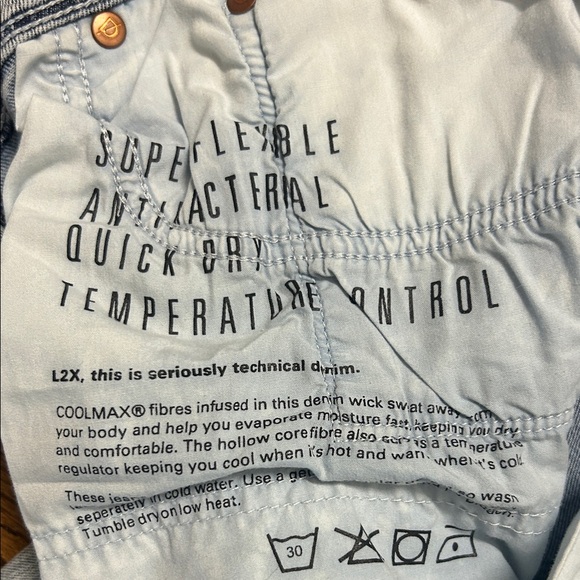 DUER Relaxed Fit Men's Jeans in Light Blue - Picture 3 of 8